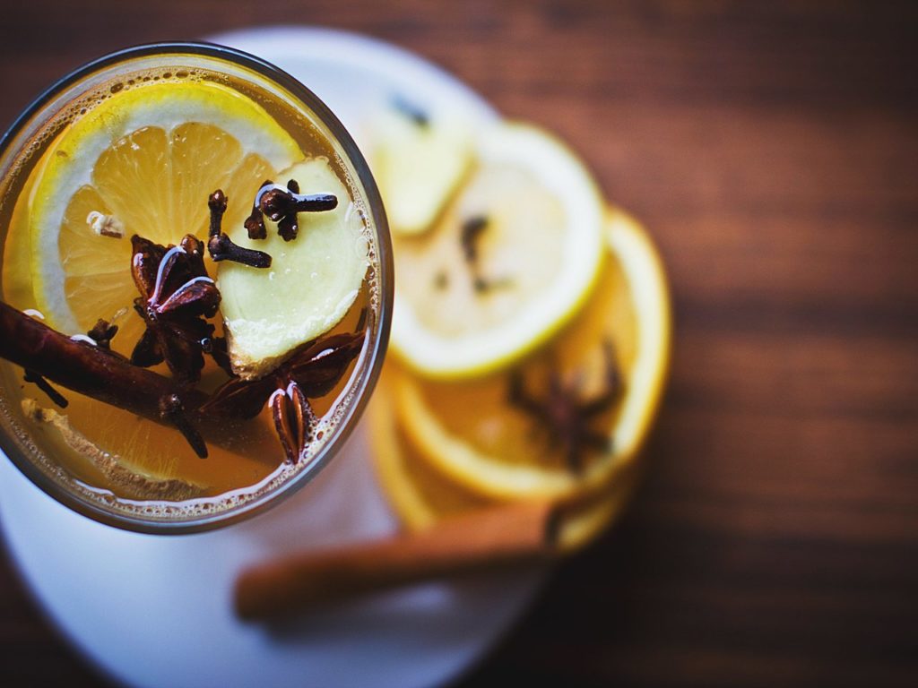 13 Reasons to Start Your Day with Lemon Water